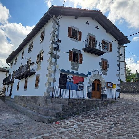 Posada De Oitz Oiz Zewnętrze zdjęcie