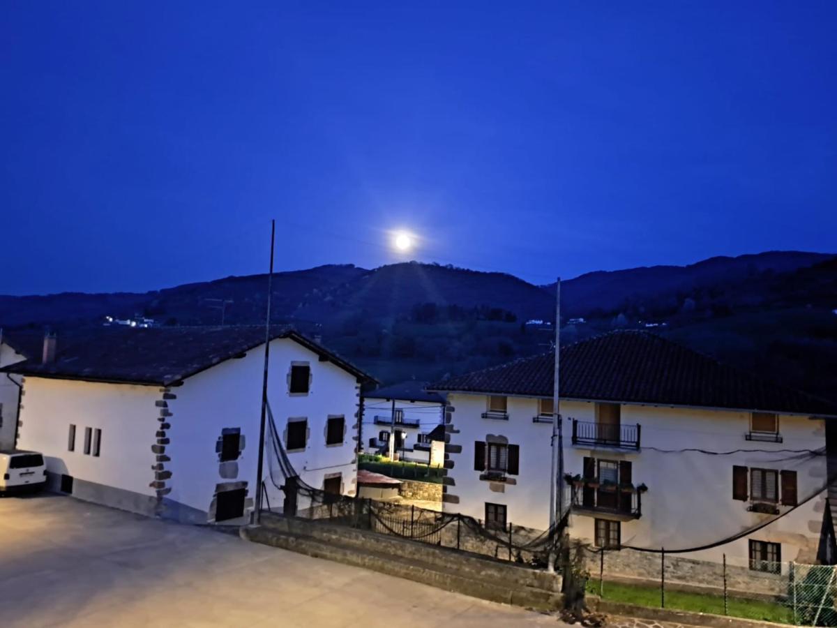 Posada De Oitz Oiz Zewnętrze zdjęcie
